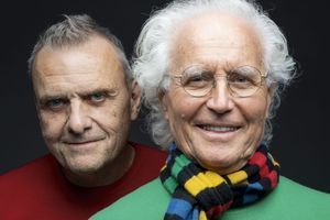 Jean-Charles de Casatelbajac et Luciano Benetton. Depuis l'automne 2018, le "petit jeune" de 69 ans est le nouveau directeur artistique de la marque italienne United Colors of Benetton.