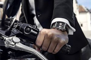TAG Heuer Monaco : le bracelet acier fait son grand retour 