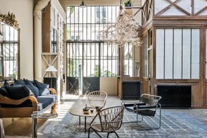 A Paris, esprit atelier pour ce loft du VIIe arrondissement. A partir de 366 euros la nuit pour cinq personnes sur onefinestay.com.