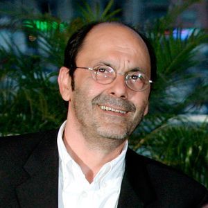 Obsèques de Jean-Pierre Bacri : Agnès Jaoui bien entourée pour un dernier adieu