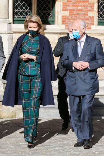 La reine des Belges Mathilde dans un ensemble écossais Natan à Gand, le 23 février 2022