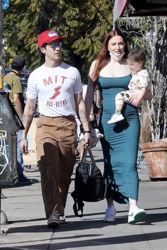Joe Jonas, sa femme Sophie Turner et leur fille Willa, à Los Angeles, le 12 février 2022.