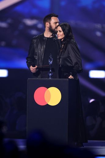 Courteney Cox et son compagnon Johnny McDaid lors des Brit Awards 2022, à l&#039;O2 Arena, à Londres, le 8 février 2022