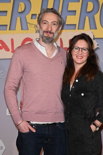 Vincent Desagnat et sa compagne Mathilde Vernon à l'avant-première du film «Super-héros malgré lui» à Paris le 31 janvier 2022