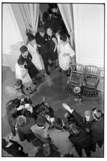 Présentation de la première collection d'Yves Saint Laurent, le 29 janvier 1962. 