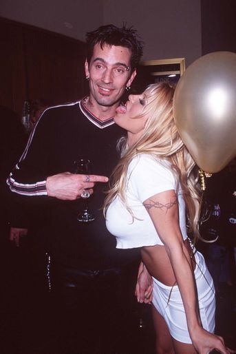 Tommy Lee et Pamela Anderson en février 1998 à Las Vegas.