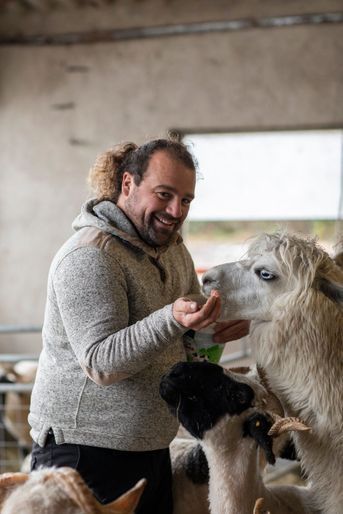 Guillaume, 34 ans, éleveur de vaches allaitantes et ferme pédagogique (Auvergne-Rhône-Alpes).