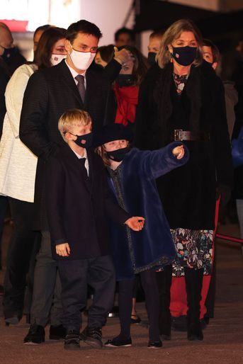 Le prince Jacques et la princesse Gabriella de Monaco avec Louis Ducruet et la princesse Caroline de Hanovre à Monaco, le 26 janvier 2022