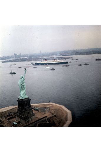 8 février 1962. New York découvre le « France », parti du Havre.