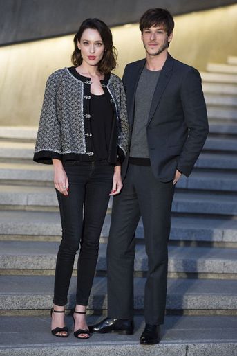 Gaëlle Pietri et Gaspard Ulliel au défilé Chanel Croisière Paris-Séoul en mai 2015