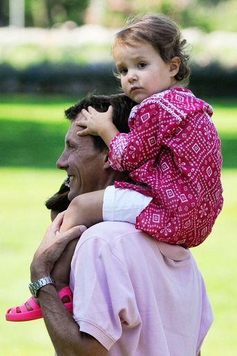 La princesse Athena de Danemark avec son père le prince Joachim, le 24 juillet 2014