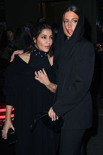 Leïla Bekhti et Adèle Exarchopoulos au défilé Alaïa à Paris le 23 janvier 2022