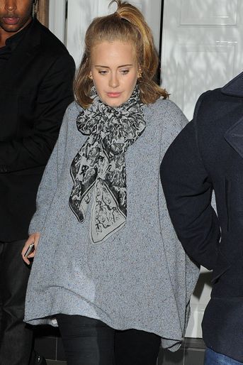 Adele à la sortie d'un restaurant à Londres en 2014