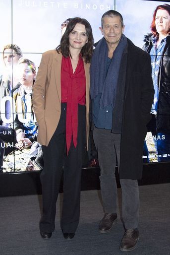 Juliette Binoche et Emmanuel Carrère à l'avant-première du film «Ouistreham» à Paris le 6 janvier 2022