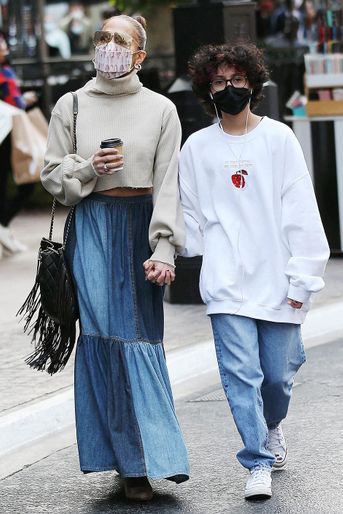 Jennifer Lopez avec sa fille Emme à Los Angeles le 15 janvier 2022