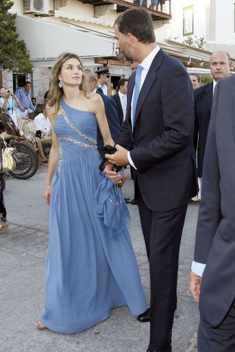 La princesse Letizia d&#039;Espagne en Felipe Varela, le 25 août 2010 au mariage du prince Nikolaos de Grèce