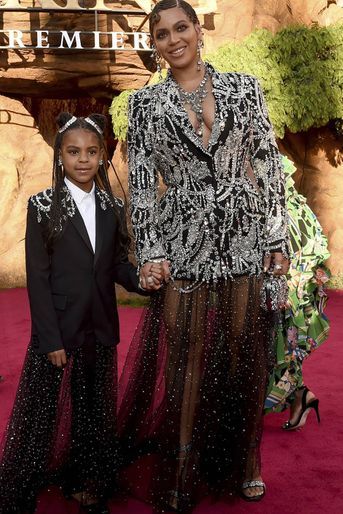 Blue Ivy avec sa mère Beyoncé à l'avant-première du film «Le Roi Lion» à Hollywood en juillet 2019