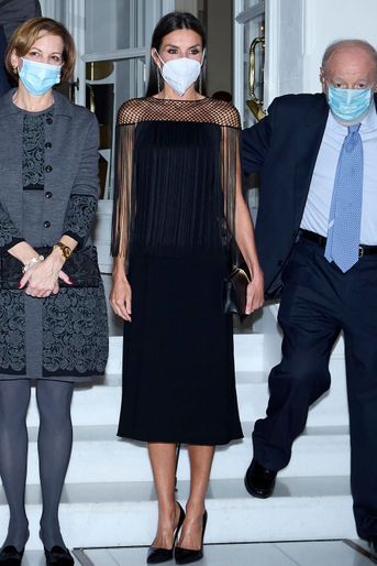 Le reine Letizia d'Espagne dans une robe Hugo Boss, le 26 octobre 2021