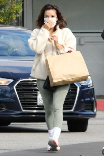 Eva Longoria faisant du shopping à Beverly Hills en Californie le 28 décembre 2021.