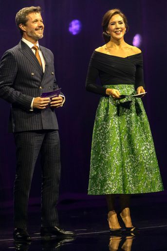 La princesse Mary de Danemark, dans une jupe H&M "conscious exclusive", le 25 septembre 2021