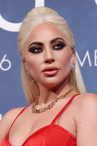 Lady Gaga sans frange