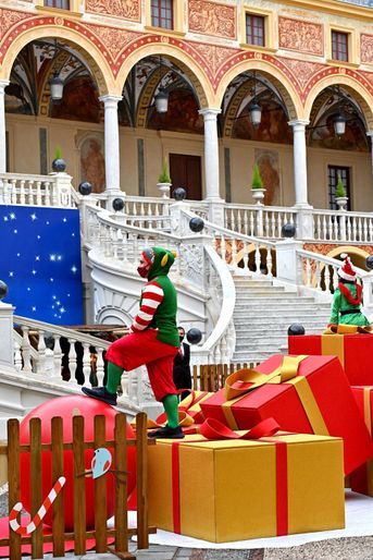 Animation lors de l'arbre de Noël pour les petits Monégasques dans la cour d'honneur du Palais princier de Monaco, le 15 décembre 2021