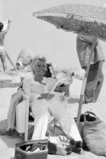 Catherine Deneuve sur le tournage du film « Liza » de Marco Ferreri, en Corse en juillet 1971.