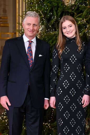 Le roi des Belges Philippe avec sa fille aînée et héritière la princesse Elisabeth de Belgique, à Bruxelles le 21 décembre 2021