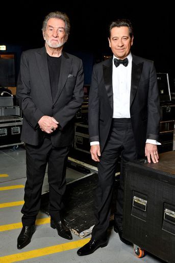 Eddy Mitchell et Laurent Gerra dans les backstages de l’enregistrement de l’émission «Un soir à Monaco avec Laurent Gerra» le 7 décembre 2021 à Monaco.