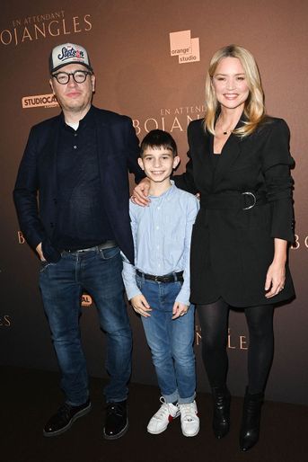 Régis Roinsard, Solan Machado-Graner et Virginie Efira à l'avant-première du film «En Attendant Bojangles» le 16 décembre 2021 à Paris. 