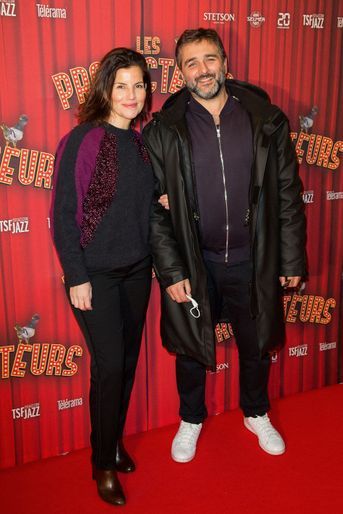 Olivier Nakache et sa femme Jézabel à la générale de la pièce «Les Producteurs» au théâtre de Paris le 2 décembre 2021