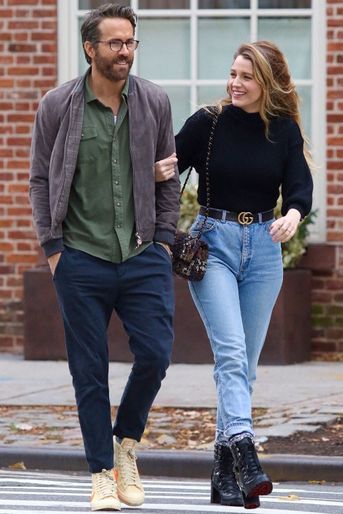 Blake Lively et Ryan Reynolds dans les rues de New York le 3 décembre 2021. 