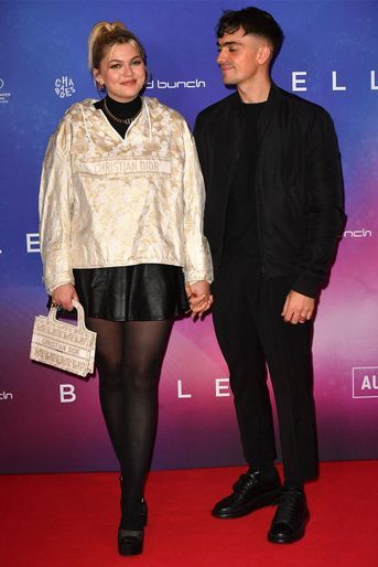 Louane et Florian Rossi lors de l'avant-première de «Belle» le 6 décembre 2021 au Grand Rex à Paris. 