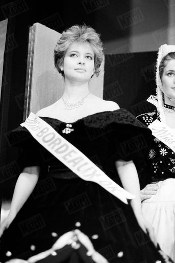 Frédérique Leroy lors de l'élection de Miss France 1983, à l’hôtel PLM Saint-Jacques de Paris, le 28 décembre 1982. 