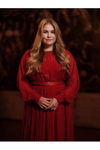 L'un des portraits officiels de la princesse héritière Catharina-Amalia des Pays-Bas dévoilés le 7 décembre 2021 pour ses 18 ans