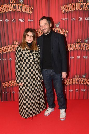 Julie Zenatti et son mari Benjamin Bellecour à la générale de la pièce «Les Producteurs» au théâtre de Paris le 2 décembre 2021