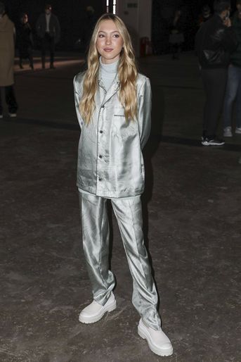 Lila Moss au défilé Dior homme automne-hiver 2022 à Londres le 9 décembre 2021