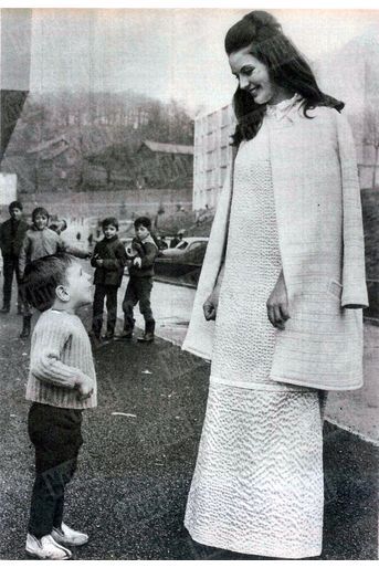 « "C'est chouette d'être le frère de la reine de France", a dit Noël (quatre ans) son petit frère. » - Paris Match n°979, 13 janvier 1968