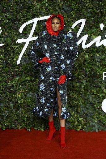 Cindy Bruna aux Fashion Awards à Londres le 29 novembre 2021