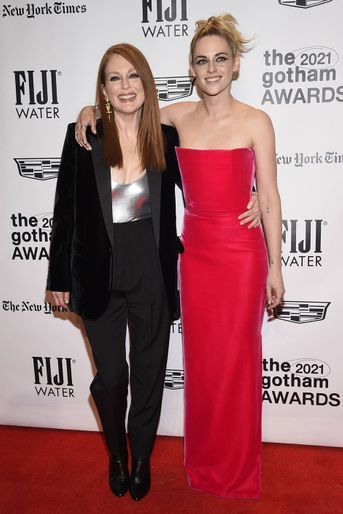 Julianne Moore et Kristen Stewart aux Gotham Awards à New York le 29 novembre 2021