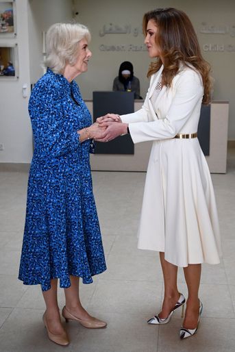La duchesse de Cornouailles Camilla avec la reine Rania de Jordanie à Amman, le 16 novembre 2021