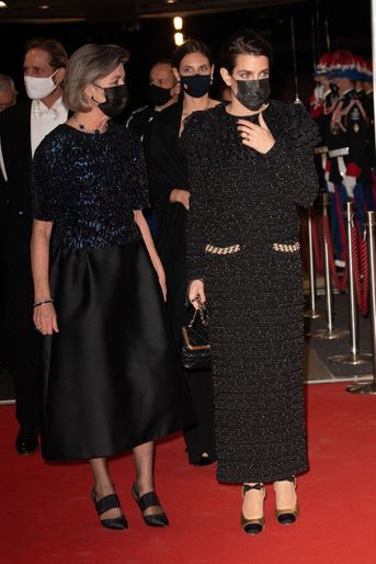 Charlotte Casiraghi avec sa mère la princesse Caroline de Hanovre à Monaco, le 19 novembre 2021