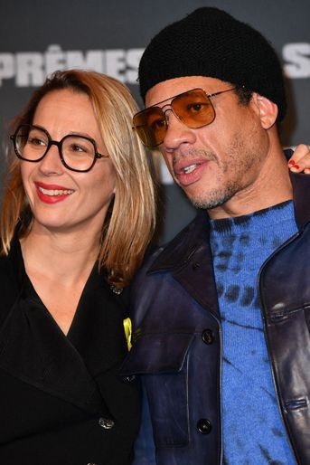 JoeyStarr et la réalisatrice Audrey Estrougo lors de l'avant-première du film «Suprêmes» au Grand Rex à Paris le 17 novembre 2021. 