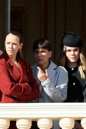 Stéphanie de Monaco entourée de ses enfants Pauline Ducruet et Camille Gottlieb à la Fête nationale monégasque à Monaco le 19 novembre 2021