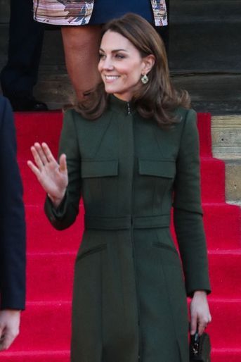 Kate Middleton dans son manteau Alexander McQueen à Bradford le 15 janvier 2020.