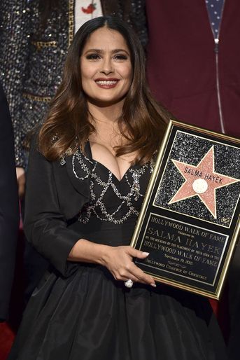 Salma Hayek lors de l'inauguration de son étoile à Hollywood le 19 novembre 2021