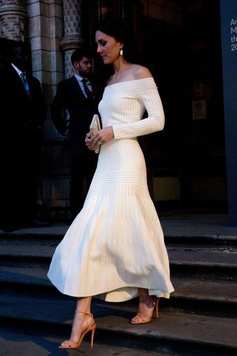 Kate Middleton à Londres le 6 juillet 2016 en robe Barbara Casasola.