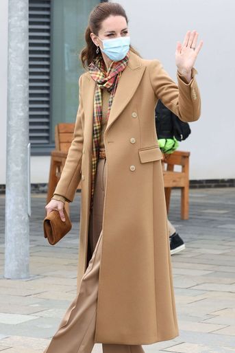 Kate Middleton en Ecosse le 25 mai 2021 dans son manteau Massimo Dutti. 