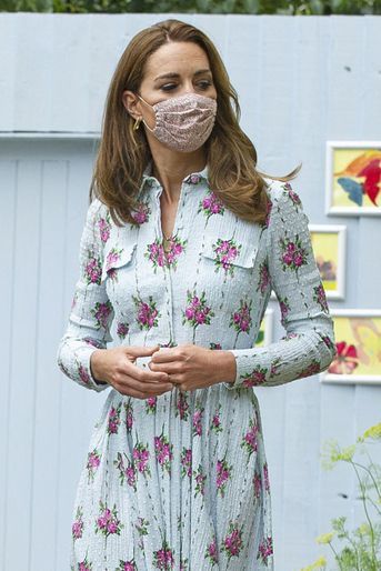 Kate Middleton dans sa robe Emilia Wickstead à Cardiff le 5 août 2020.