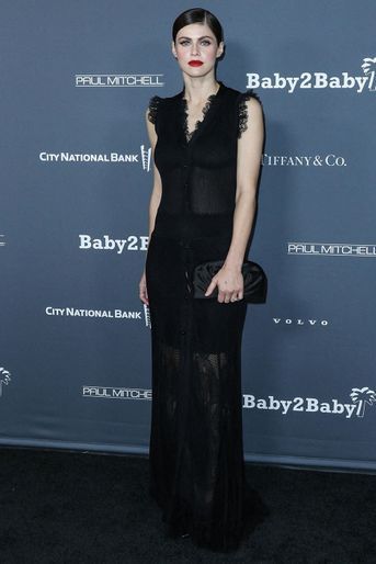 Alexandra Daddario au gala Baby2Baby à Los Angeles le 13 novembre 2021